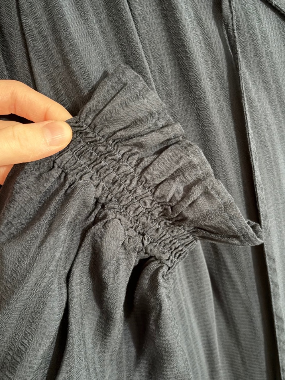 Target split-neck blouse - Picture 4 of 8